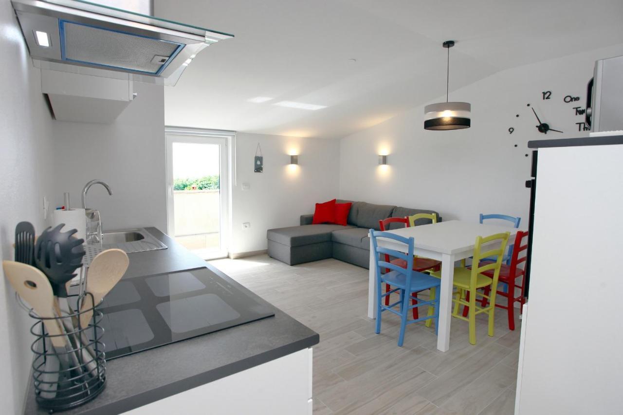 Sea View Istrian Countryside Apartment - Rota Dragonja Exterior photo