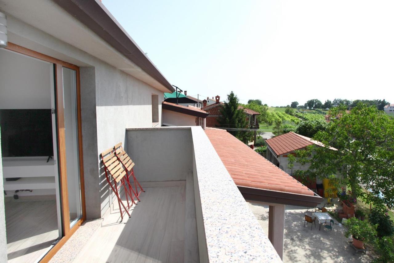Sea View Istrian Countryside Apartment - Rota Dragonja Exterior photo
